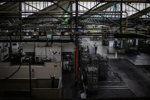 逆风破浪 疫情下的海外中国建设者与光影守望