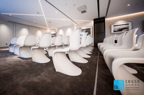 聚焦光影，薪火相传 长江商学院校友摄影俱乐部第三届服务团队换届典礼暨摄影扩印服务启动